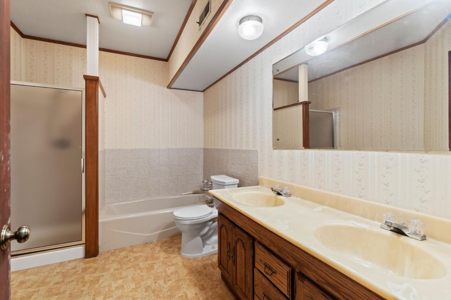 19 Tiara CT