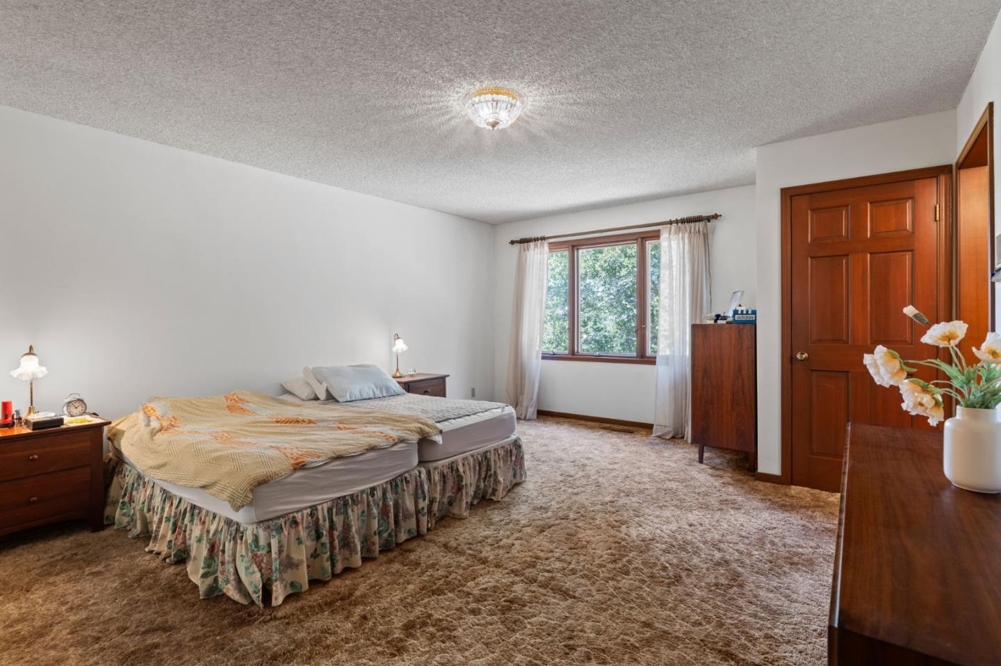 19 Tiara CT