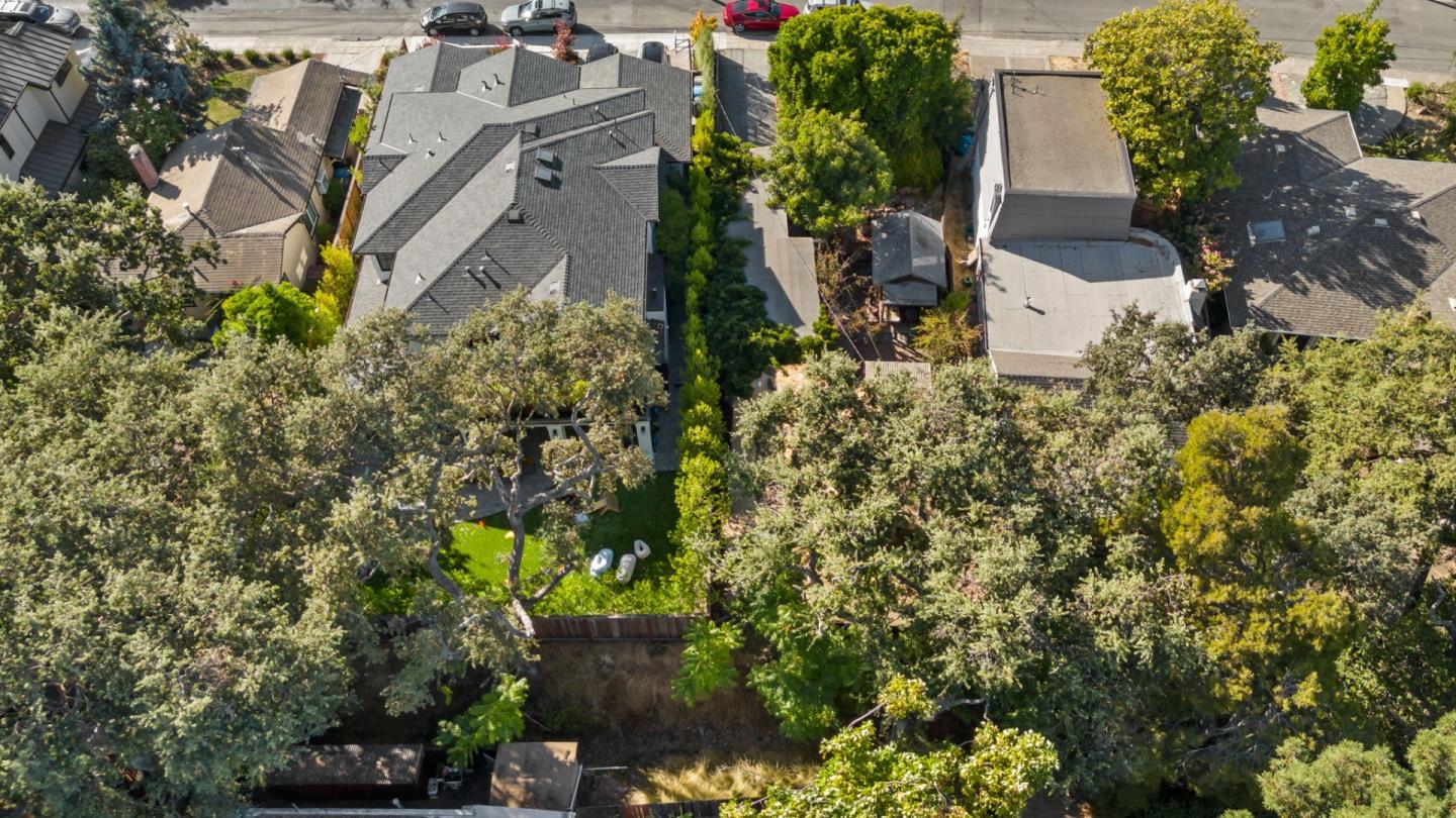 1737 Greenwood AVE