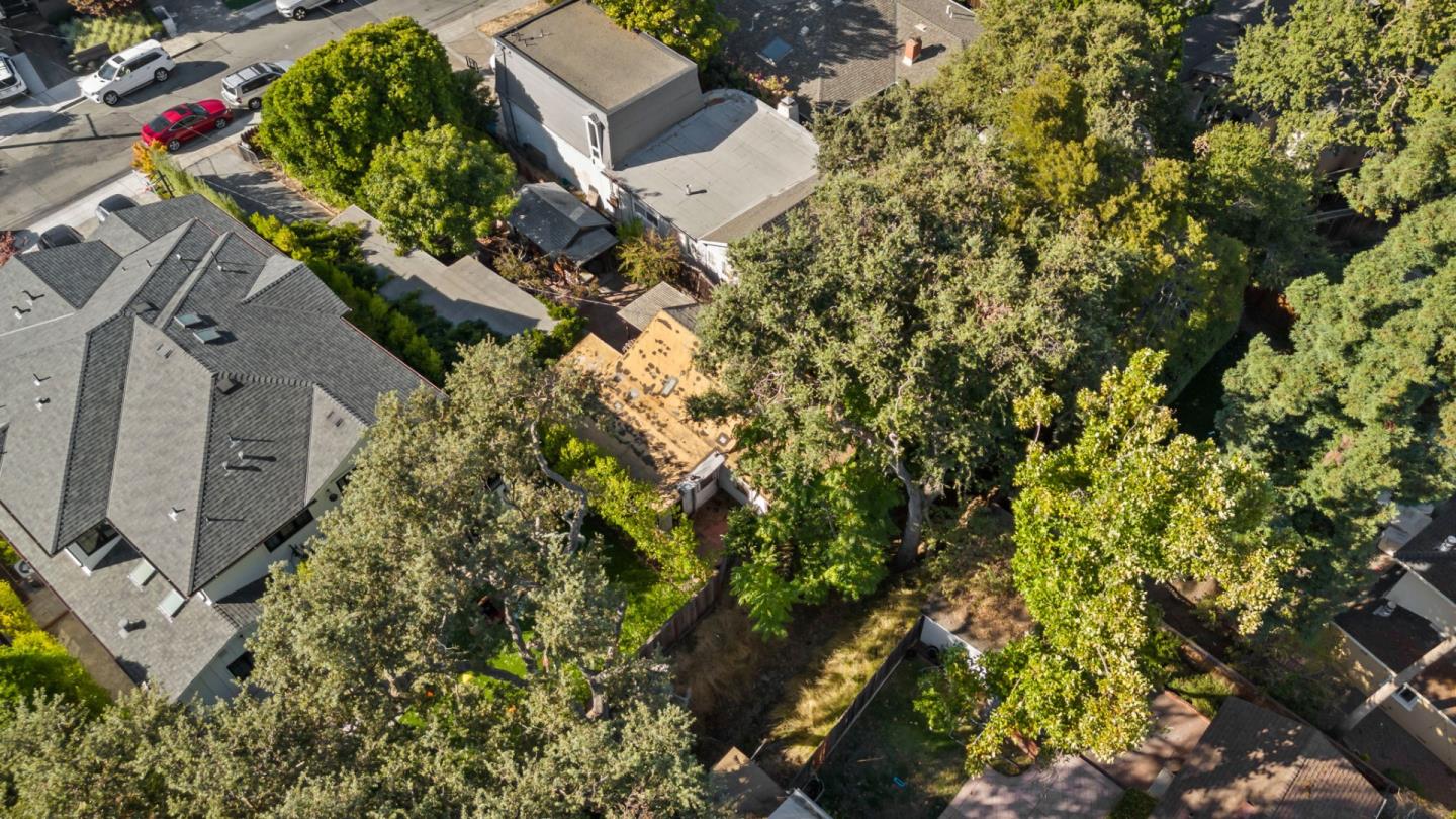 1737 Greenwood AVE