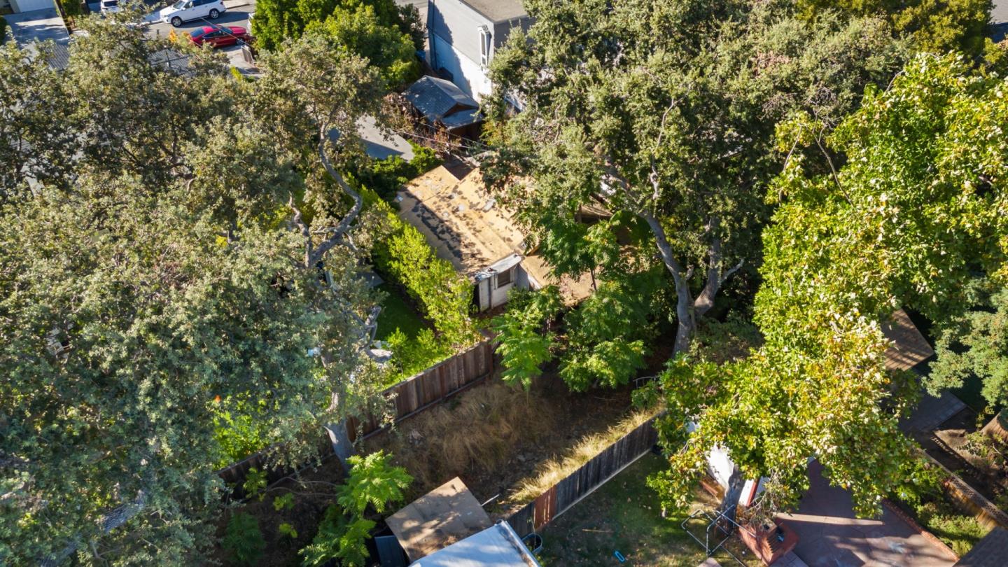 1737 Greenwood AVE