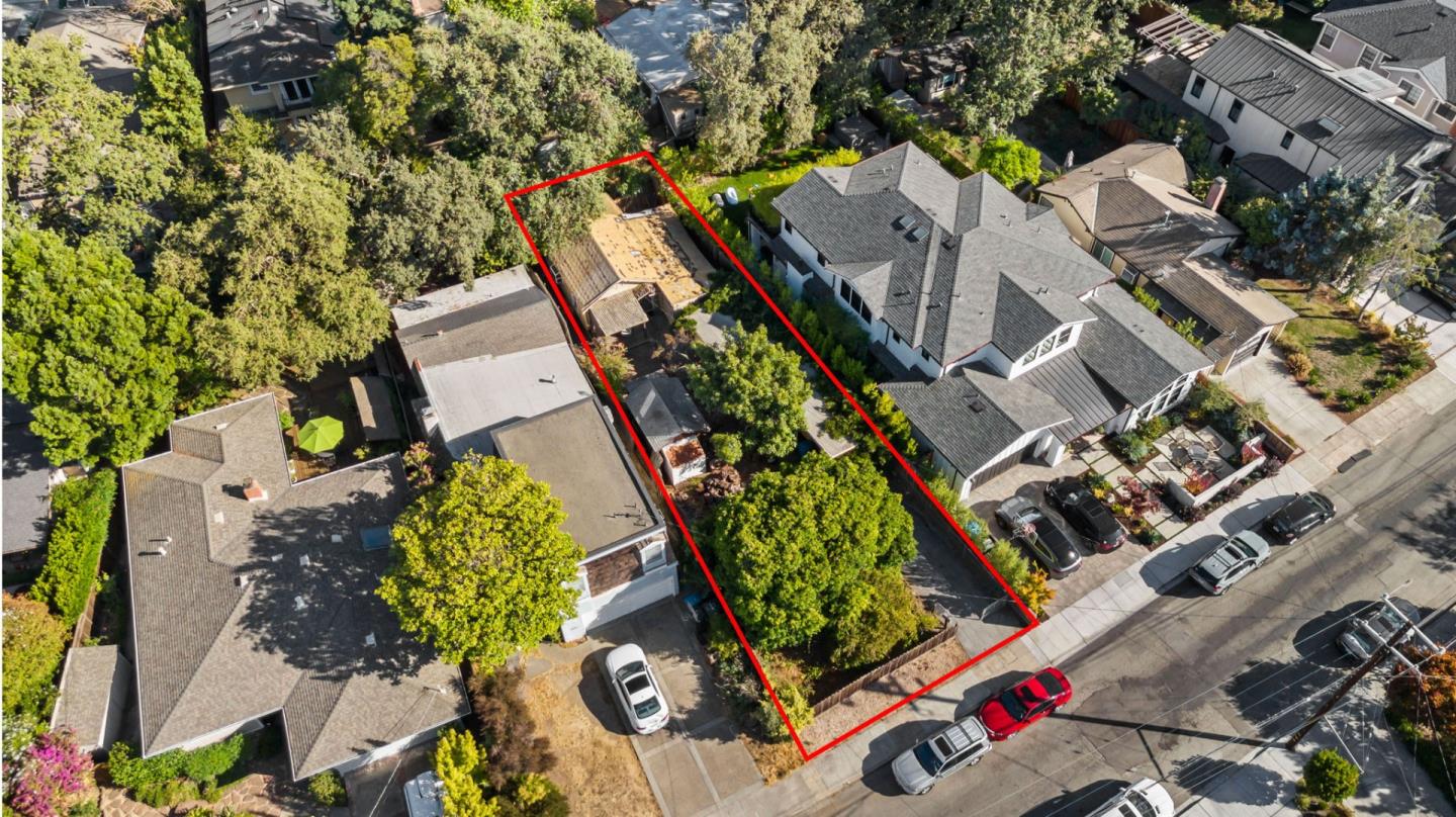1737 Greenwood AVE