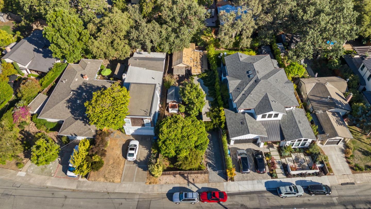 1737 Greenwood AVE
