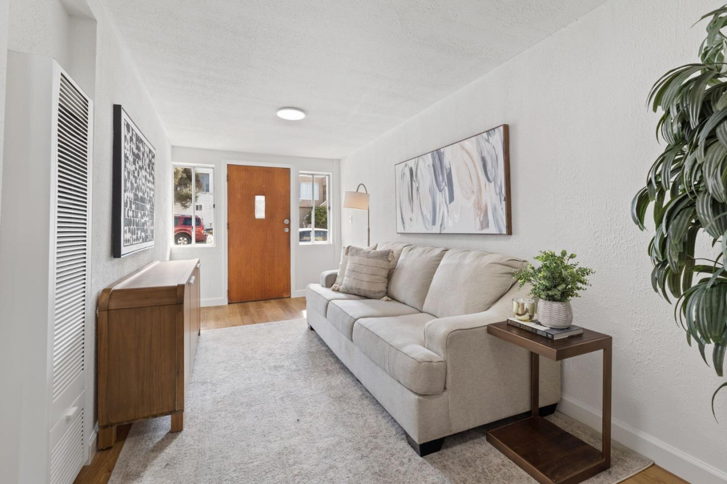176 Goethe ST