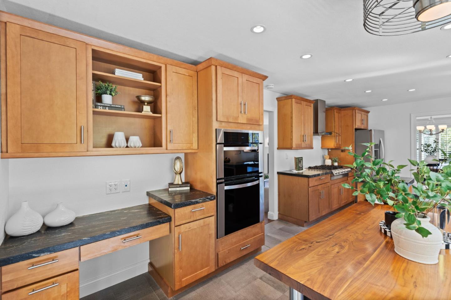 218 Exeter AVE