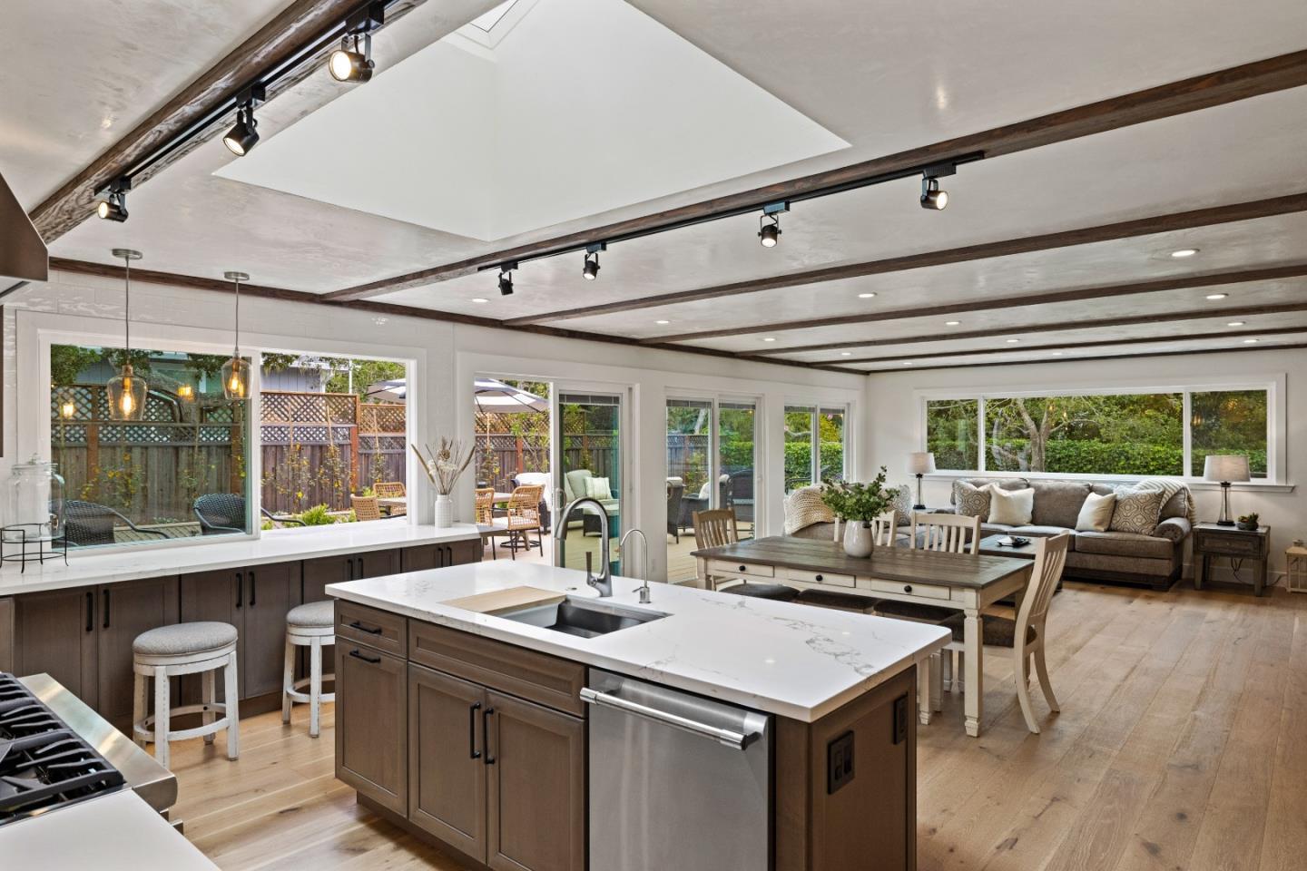 1076 Sawmill Gulch Road