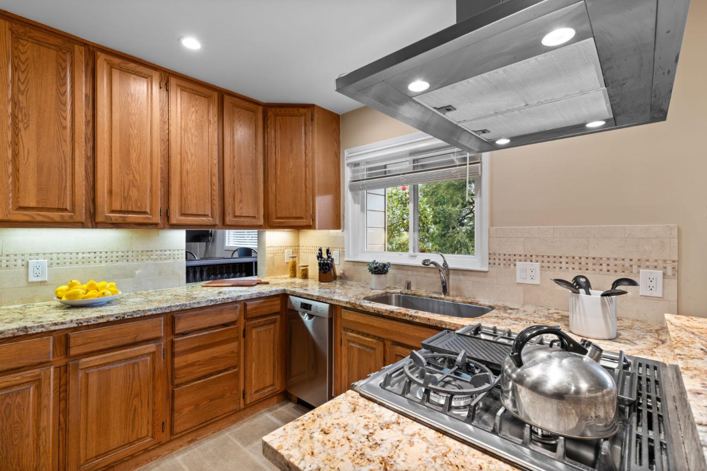 1531 Escondido WAY