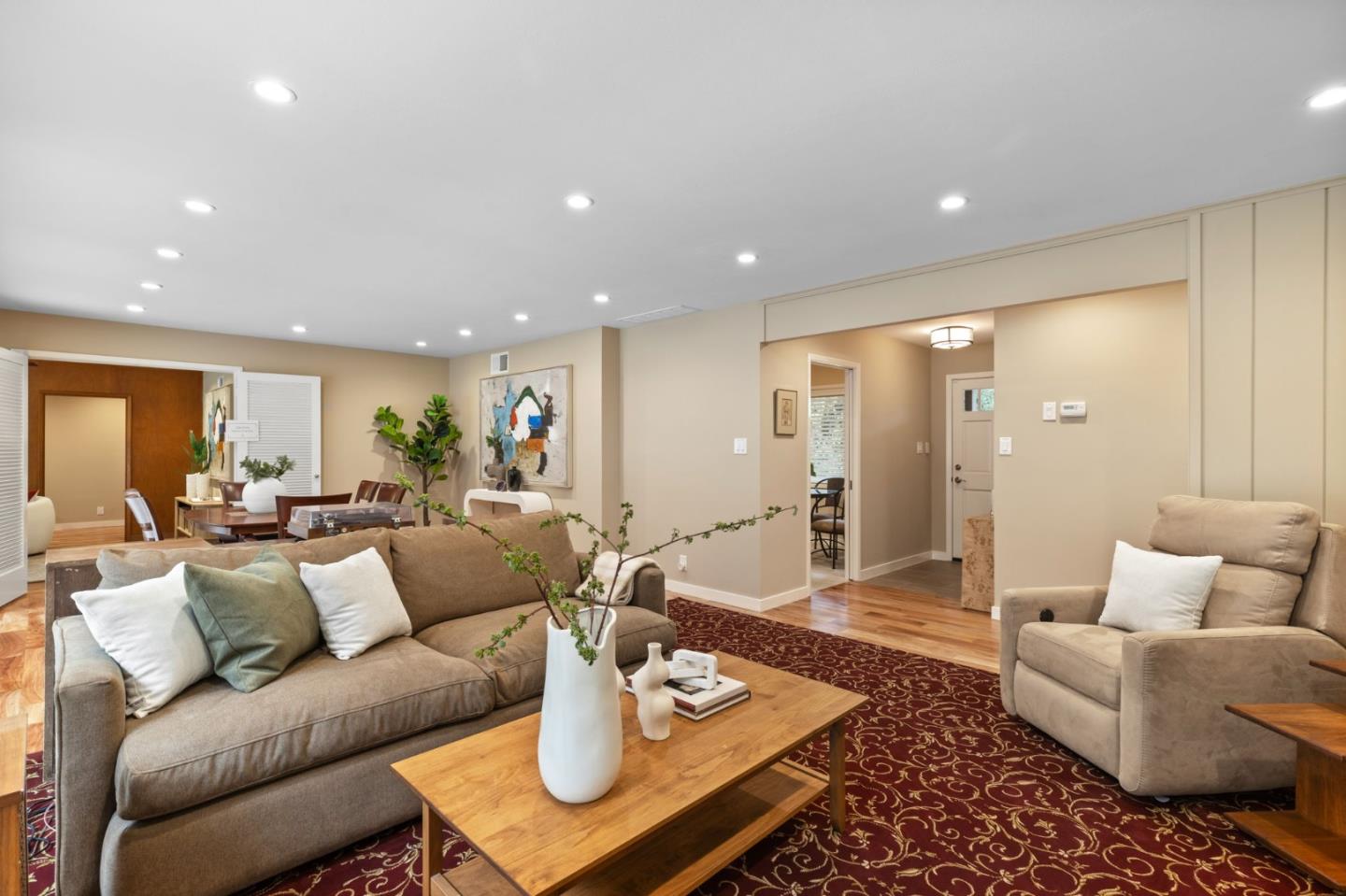 1531 Escondido WAY