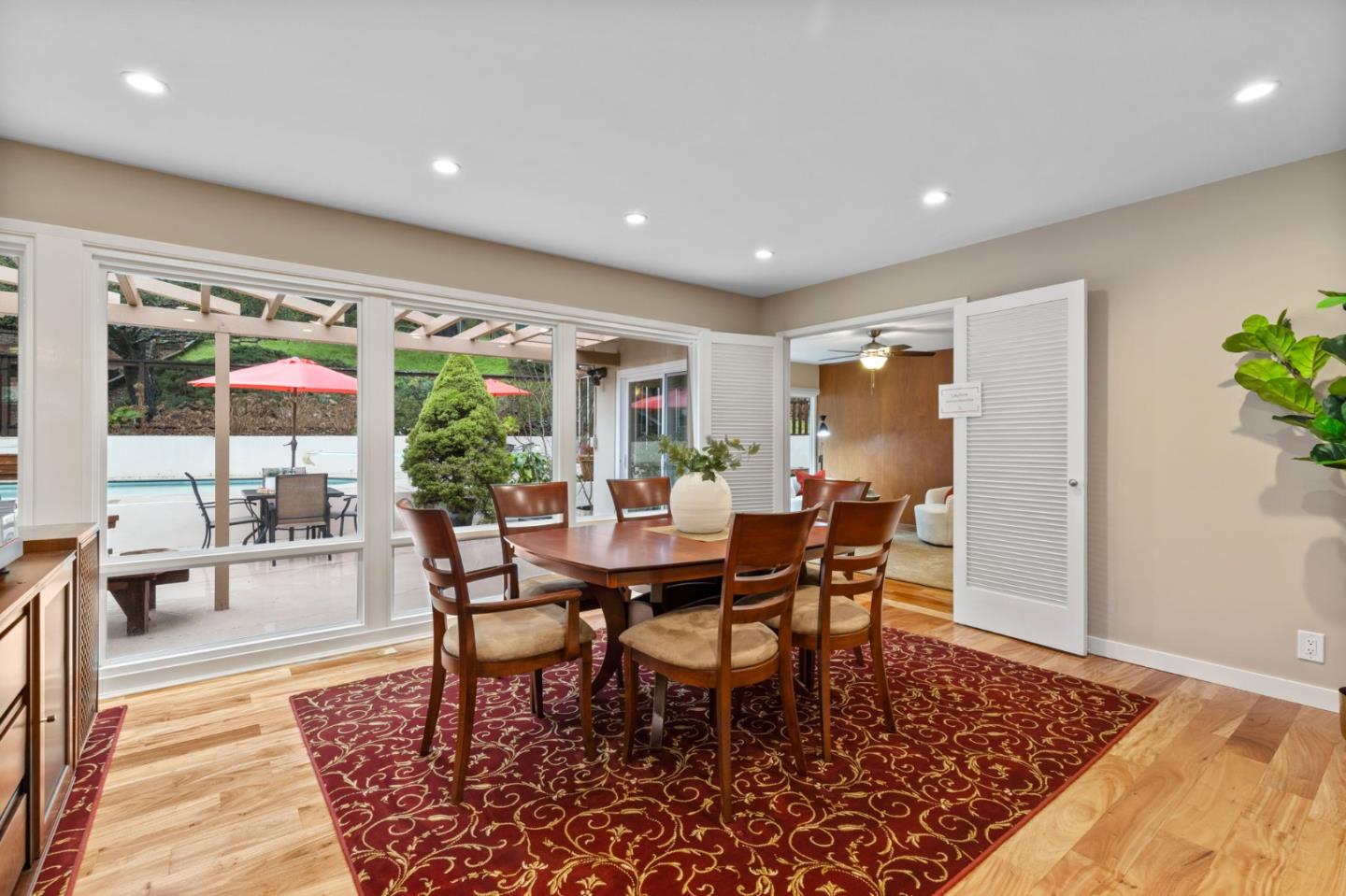 1531 Escondido WAY