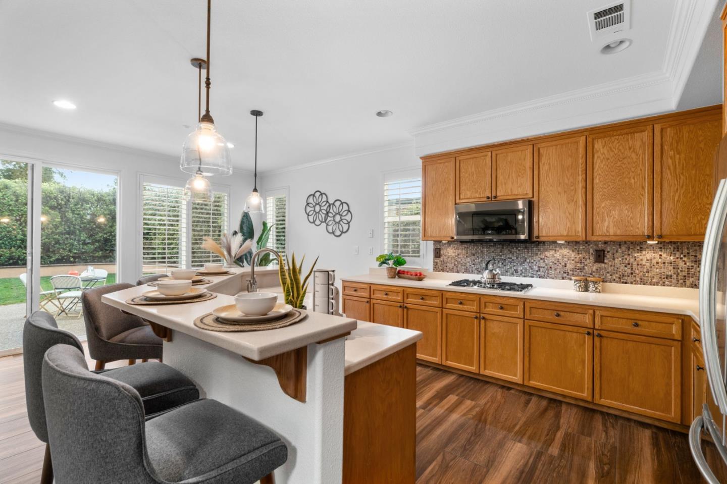 5752 Emily CT