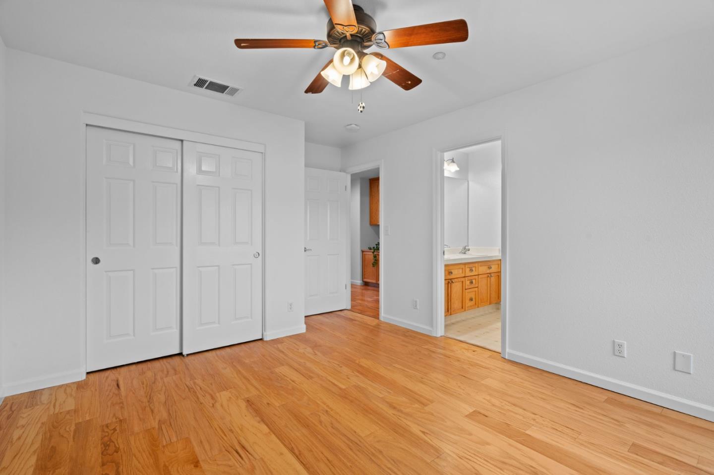 5752 Emily CT