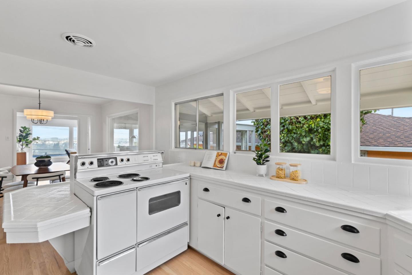 254 W 40th