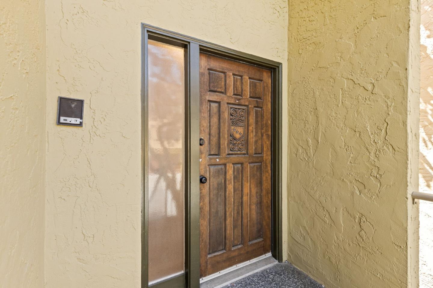 112 Galewood CIR
