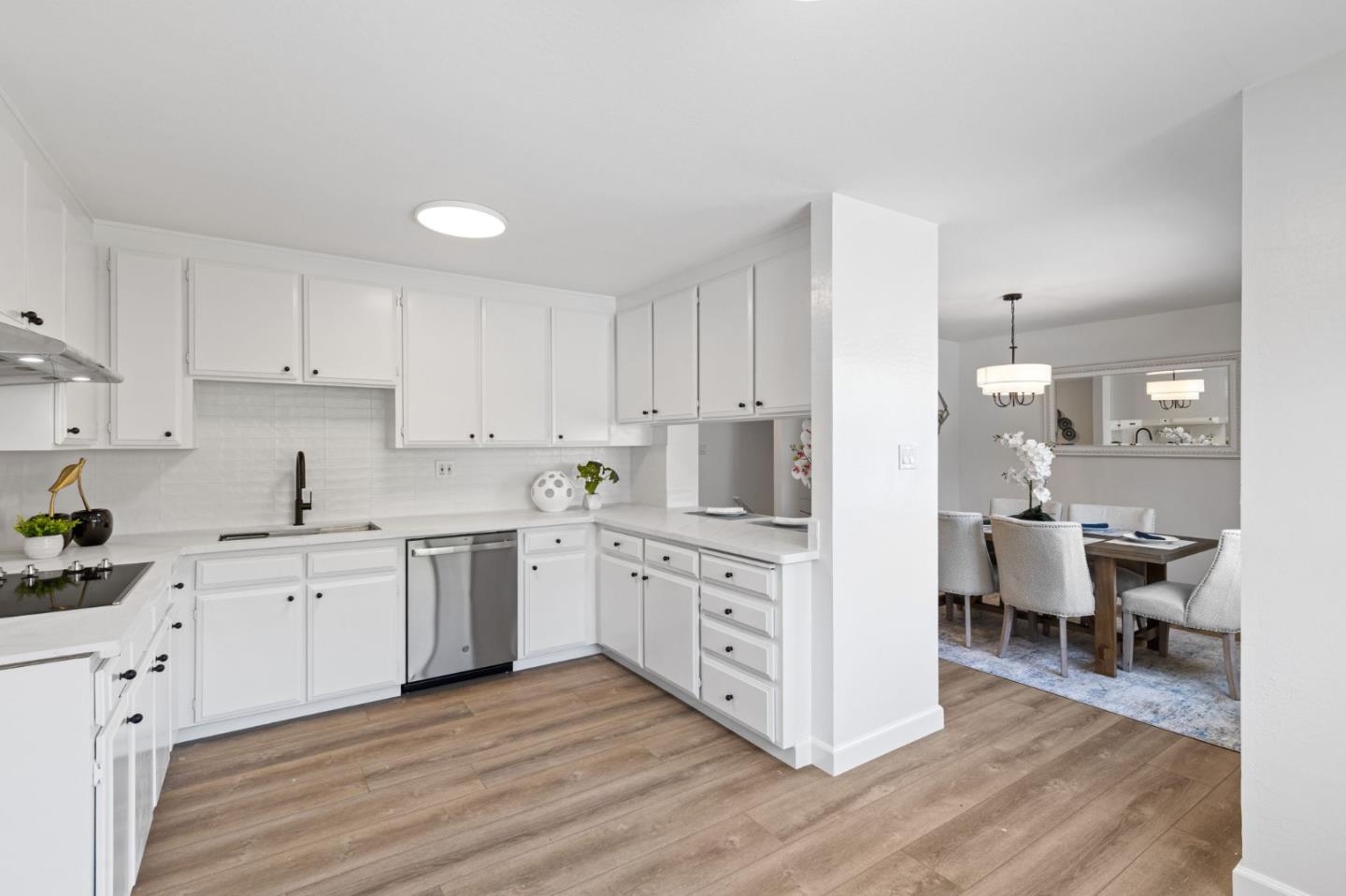 112 Galewood CIR