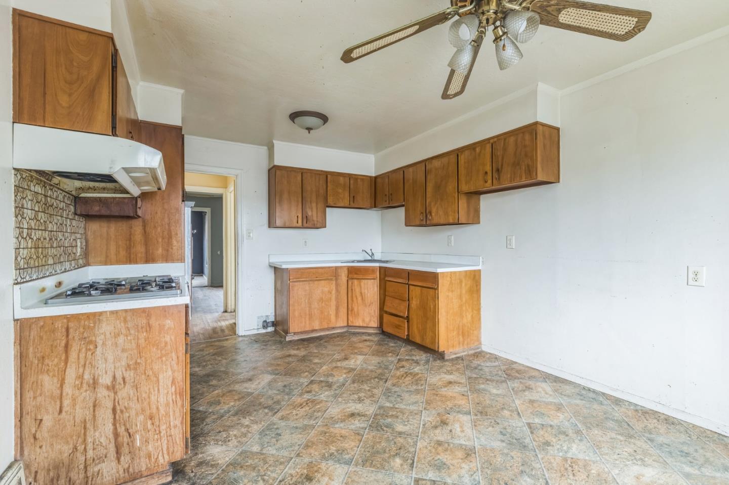 233 Village WAY