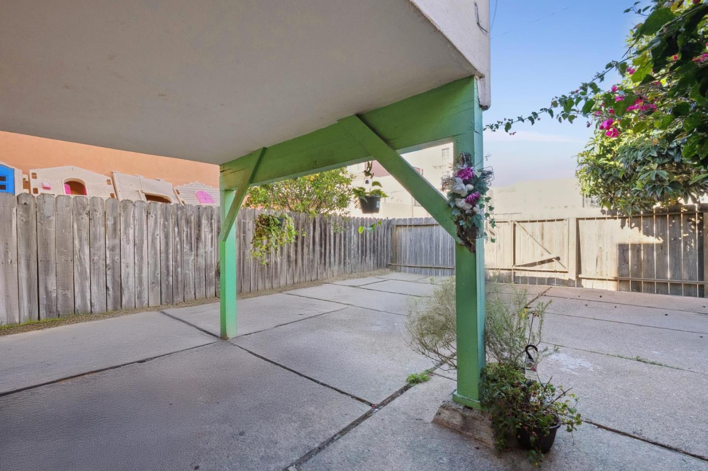 233 Village WAY
