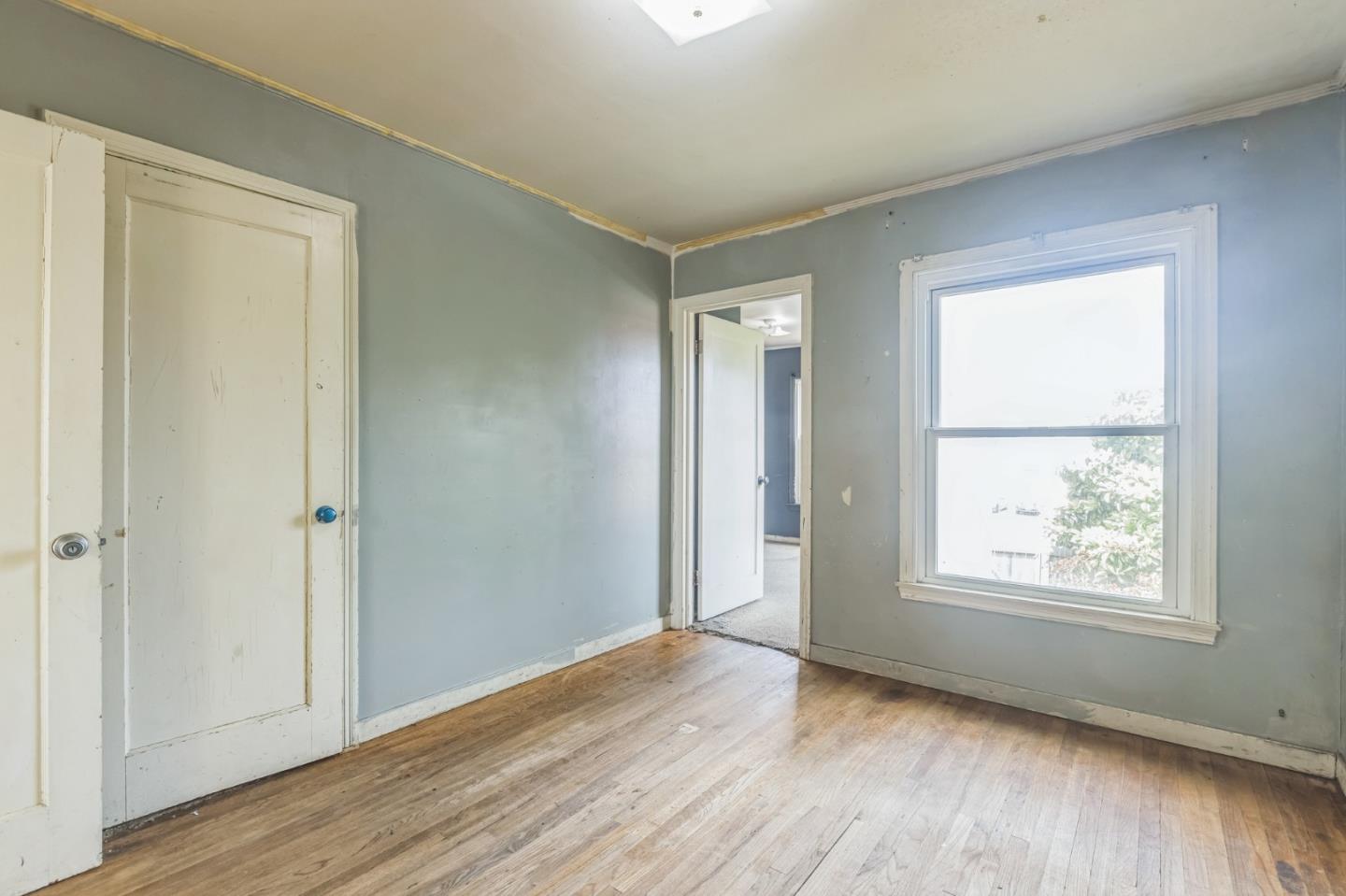 233 Village WAY