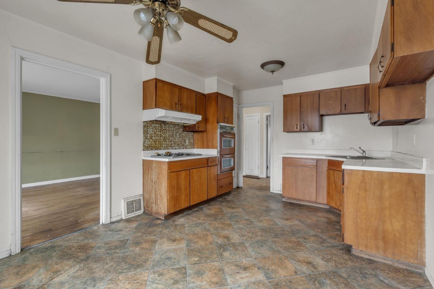 233 Village WAY