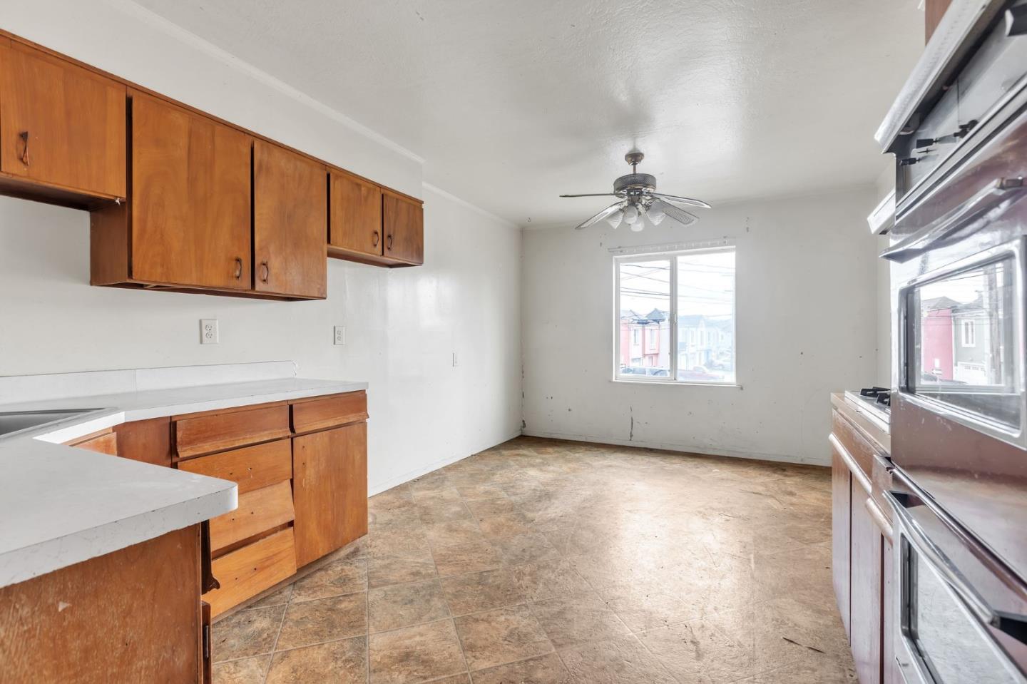 233 Village WAY