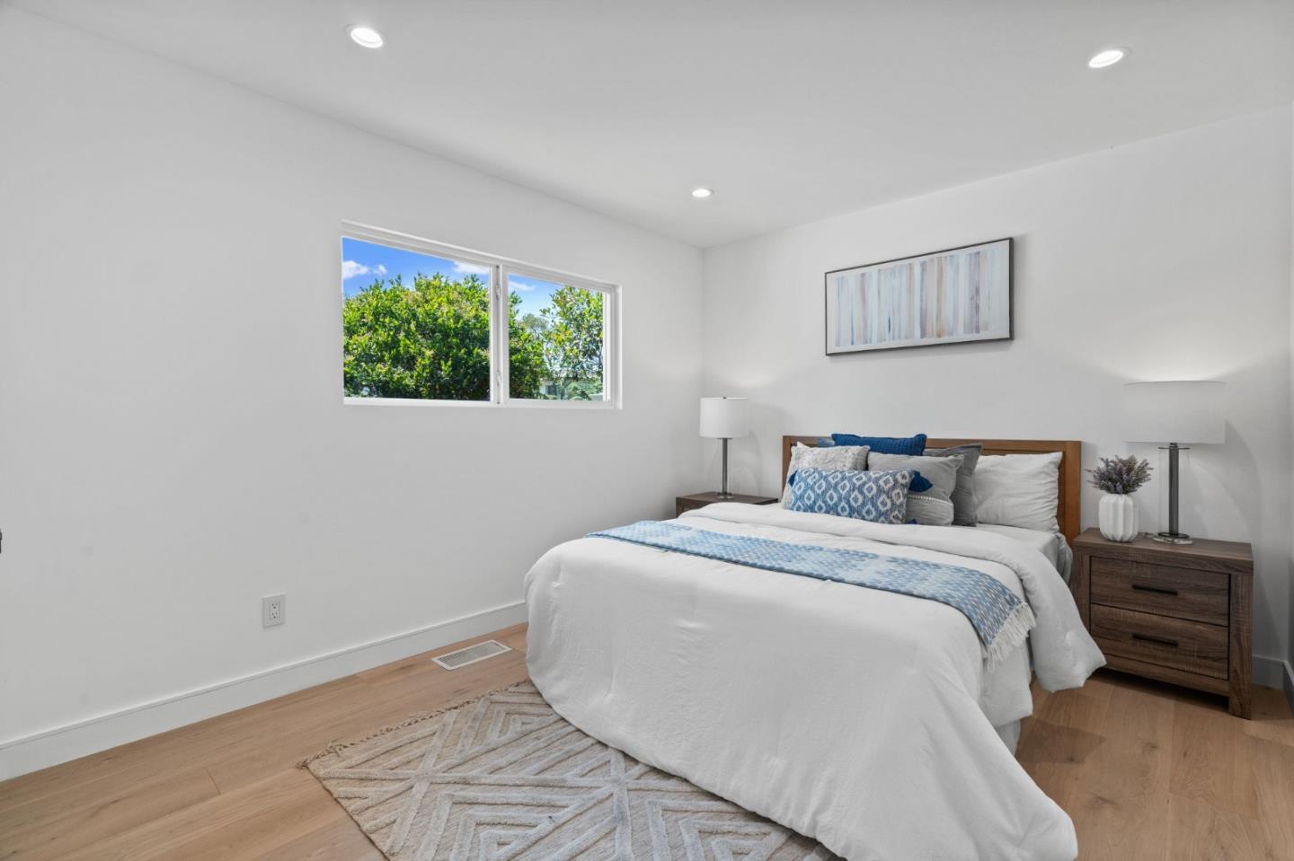 2049 Santa Cruz Avenue