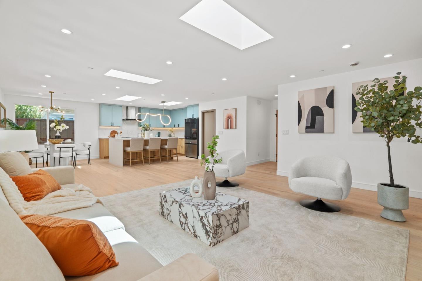 2049 Santa Cruz Avenue