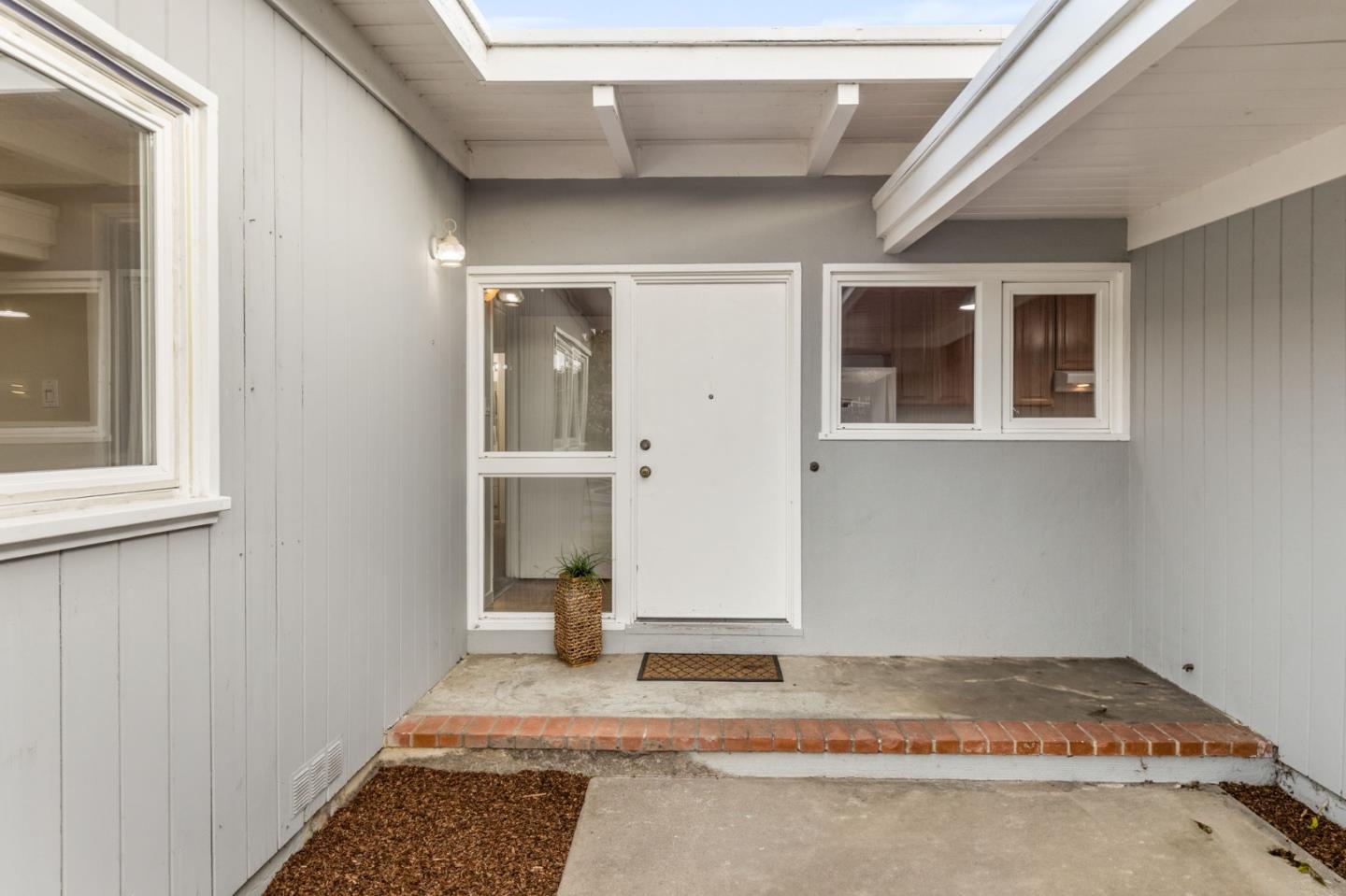 835 Mosswood Lane