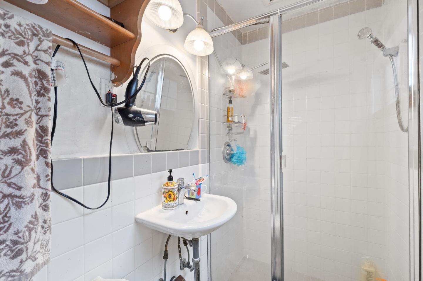 1138 Manzanita Drive