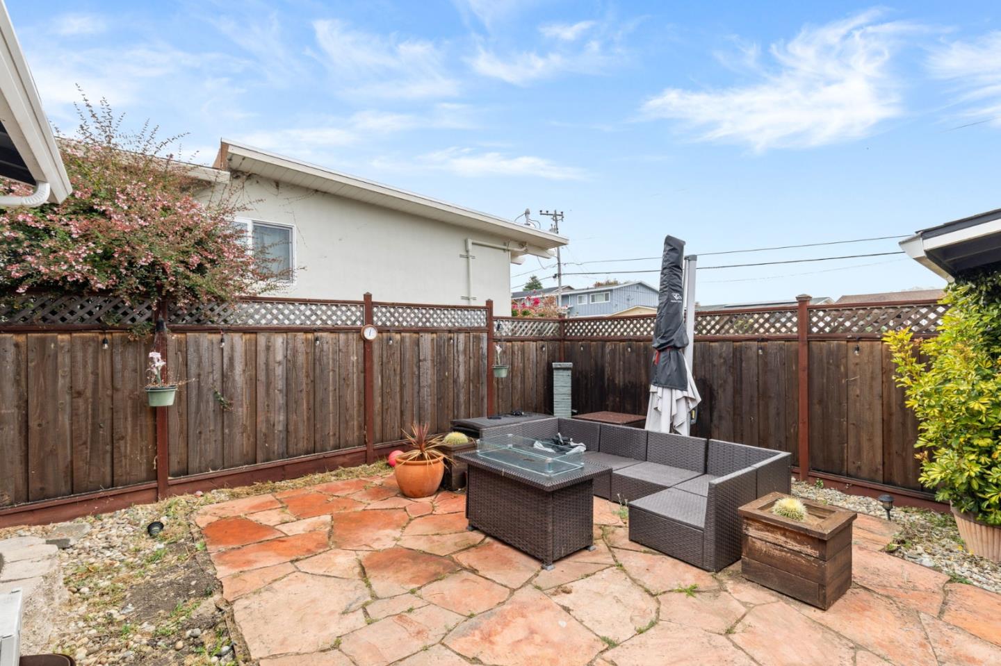 1138 Manzanita Drive