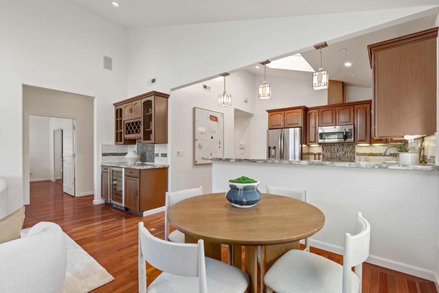 875 Sunset Drive
