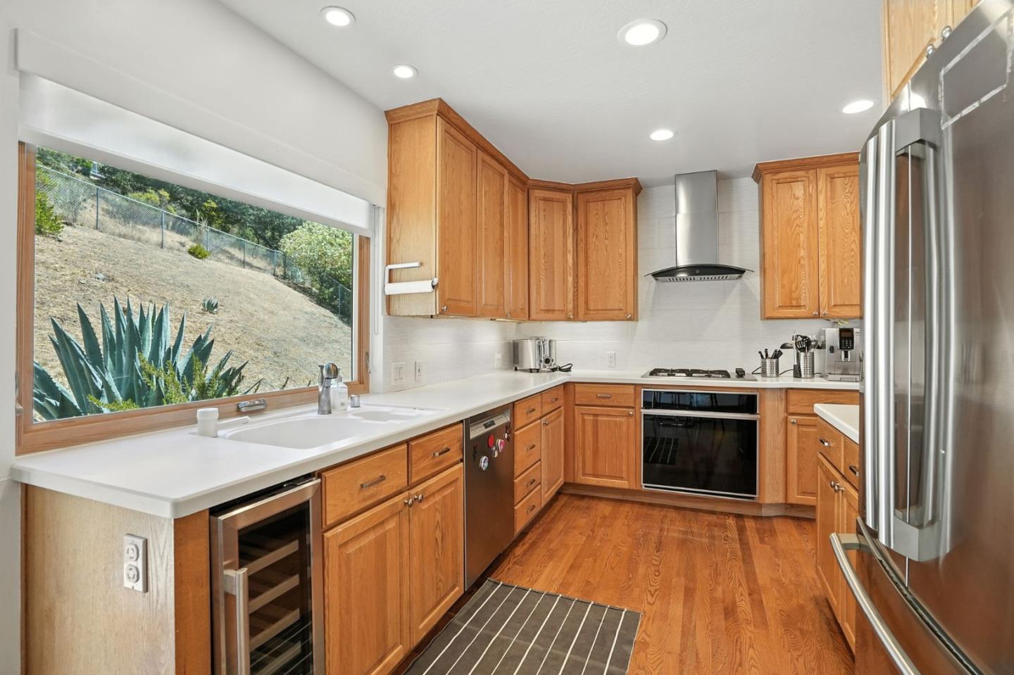 1281 Crestview Drive