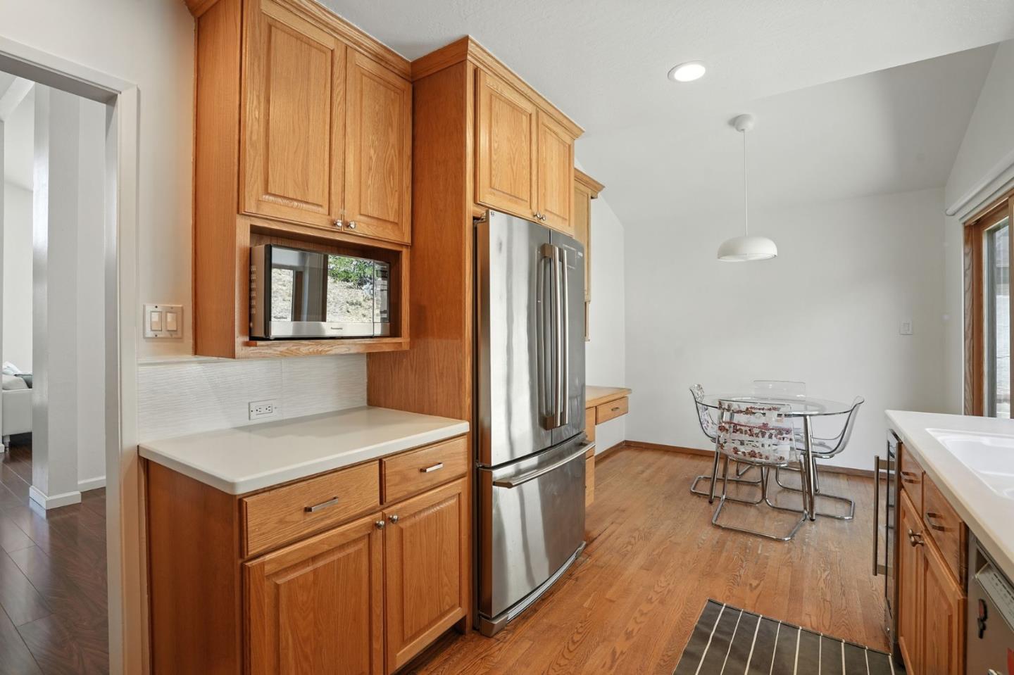 1281 Crestview Drive