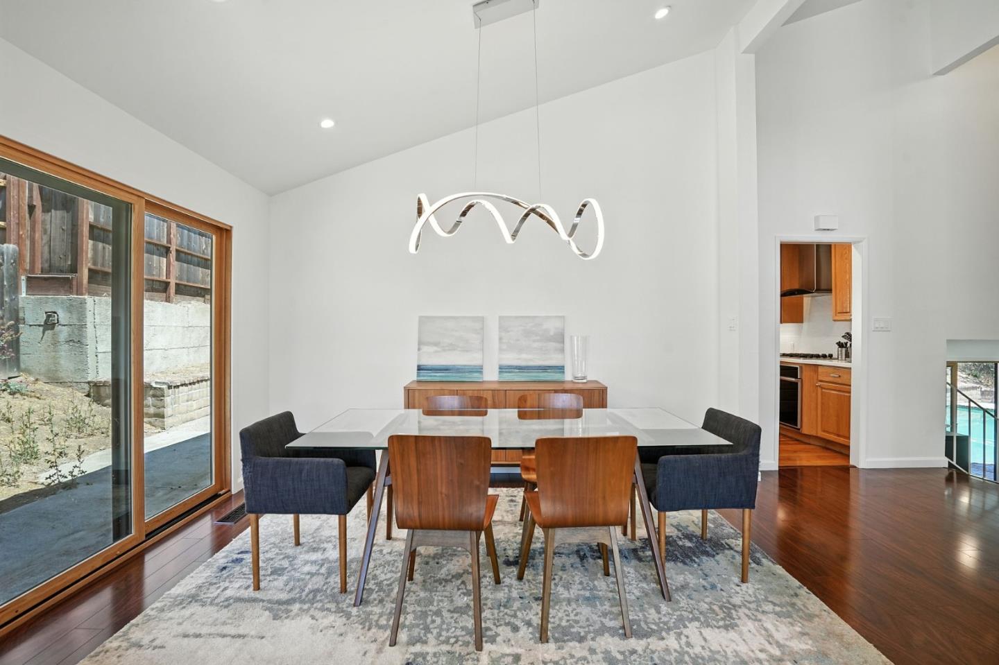 1281 Crestview Drive