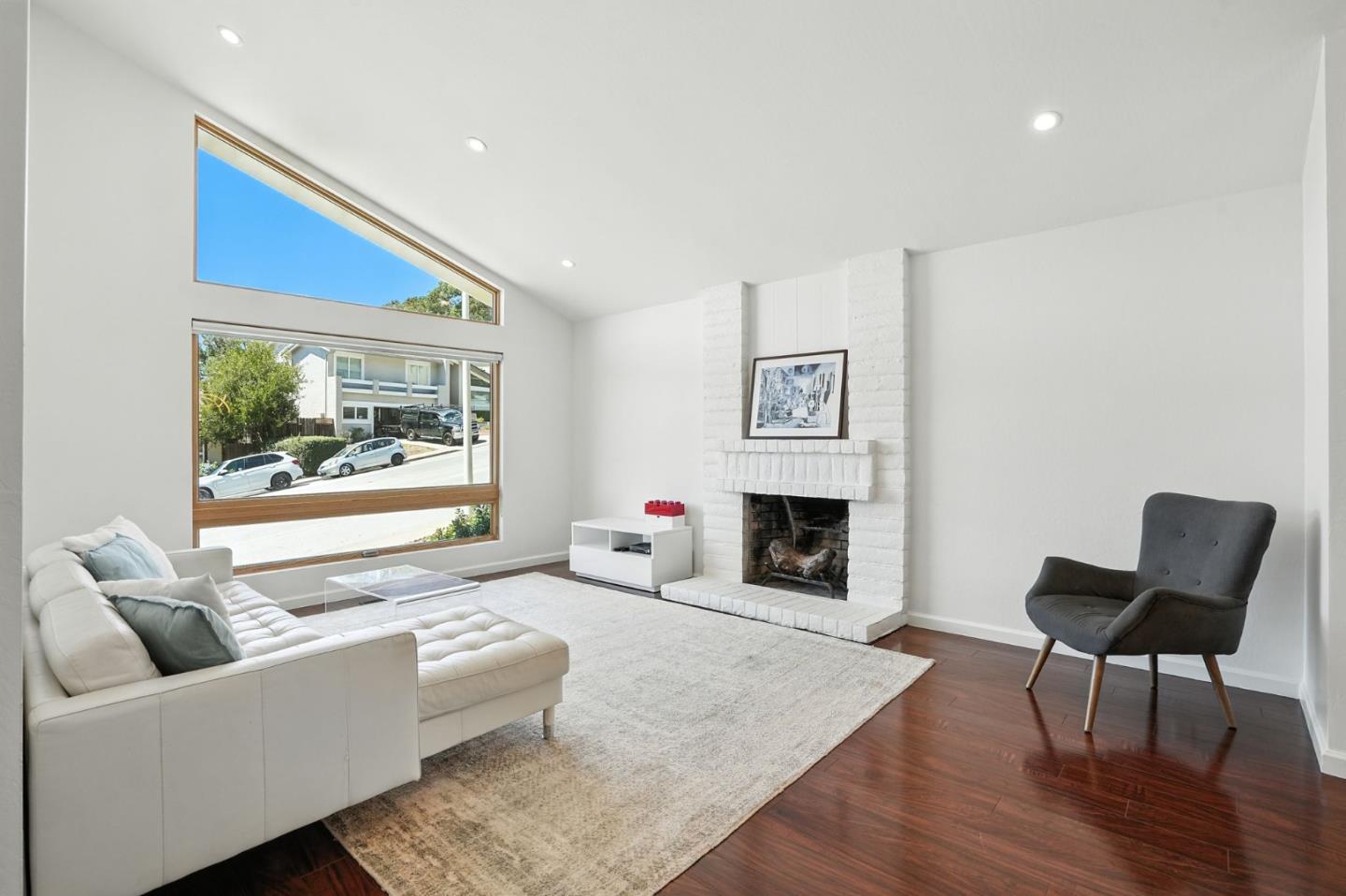 1281 Crestview Drive