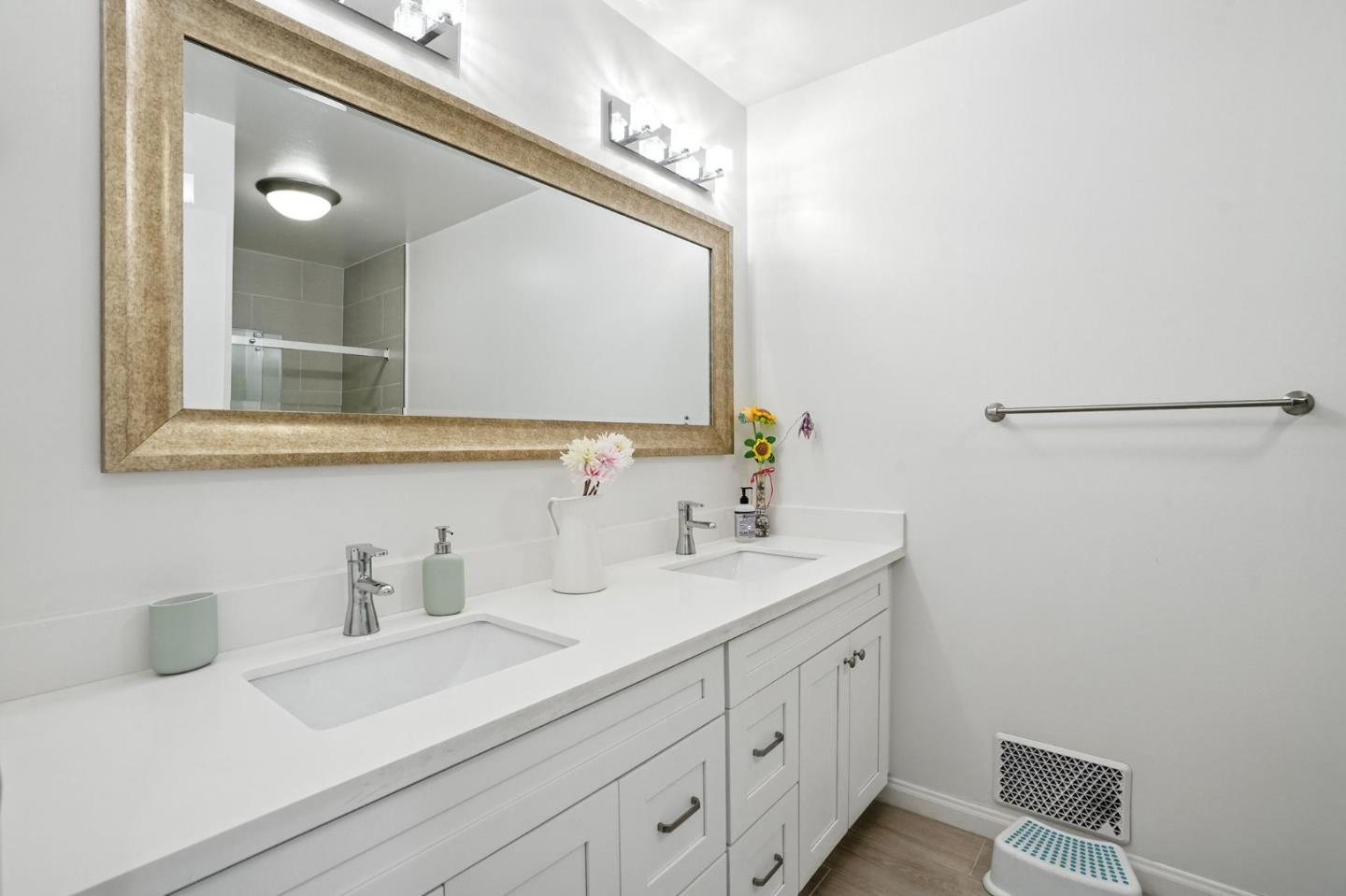 1281 Crestview Drive