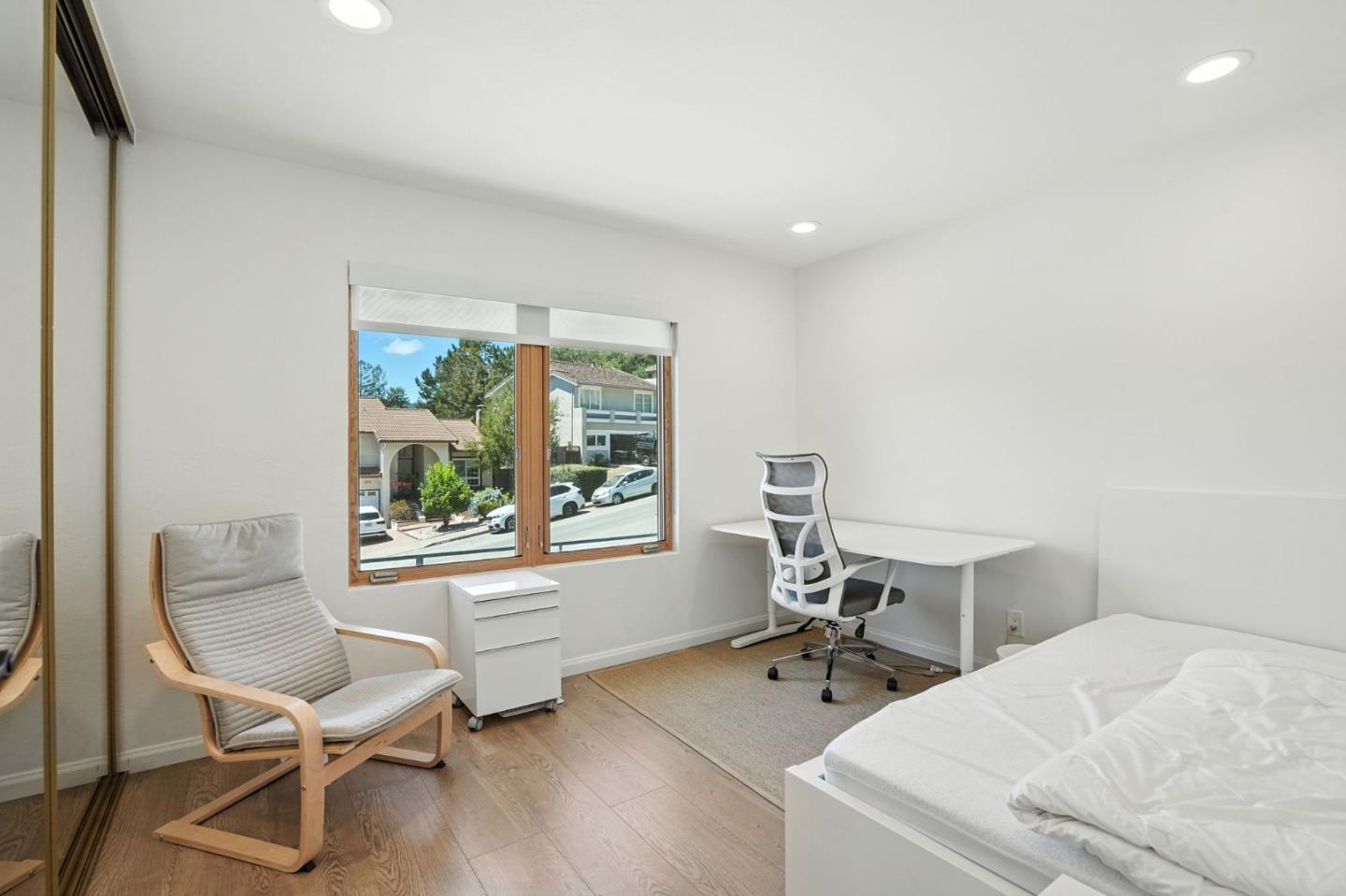 1281 Crestview Drive