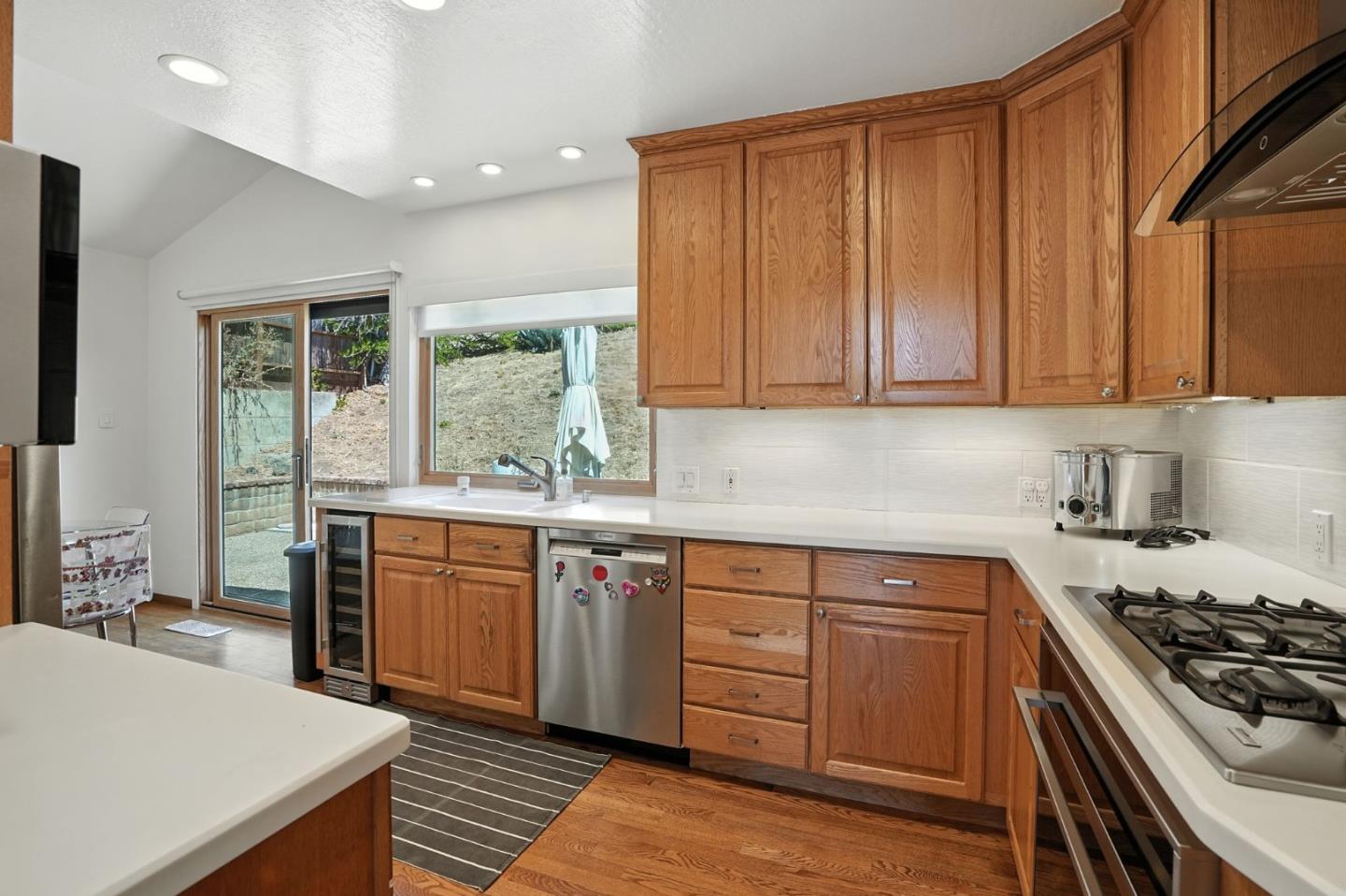 1281 Crestview Drive