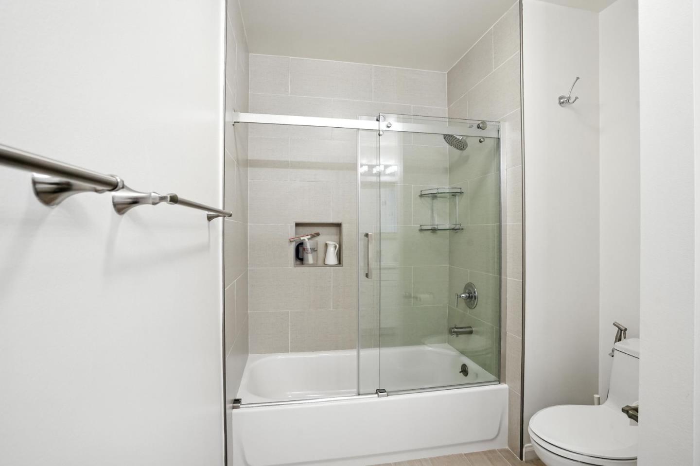 1281 Crestview Drive