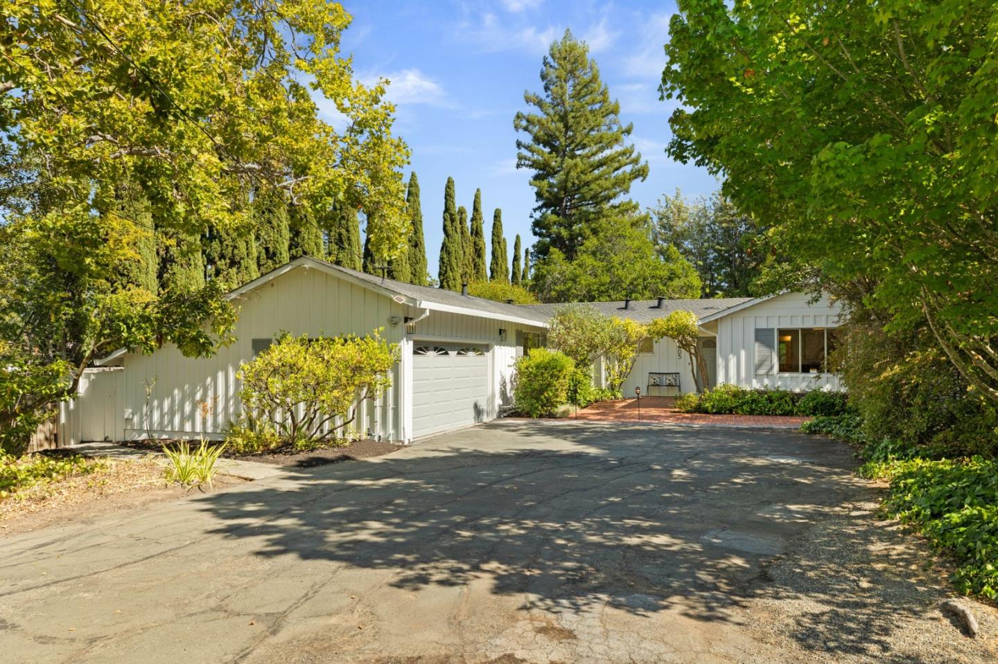 2605 Graceland Avenue