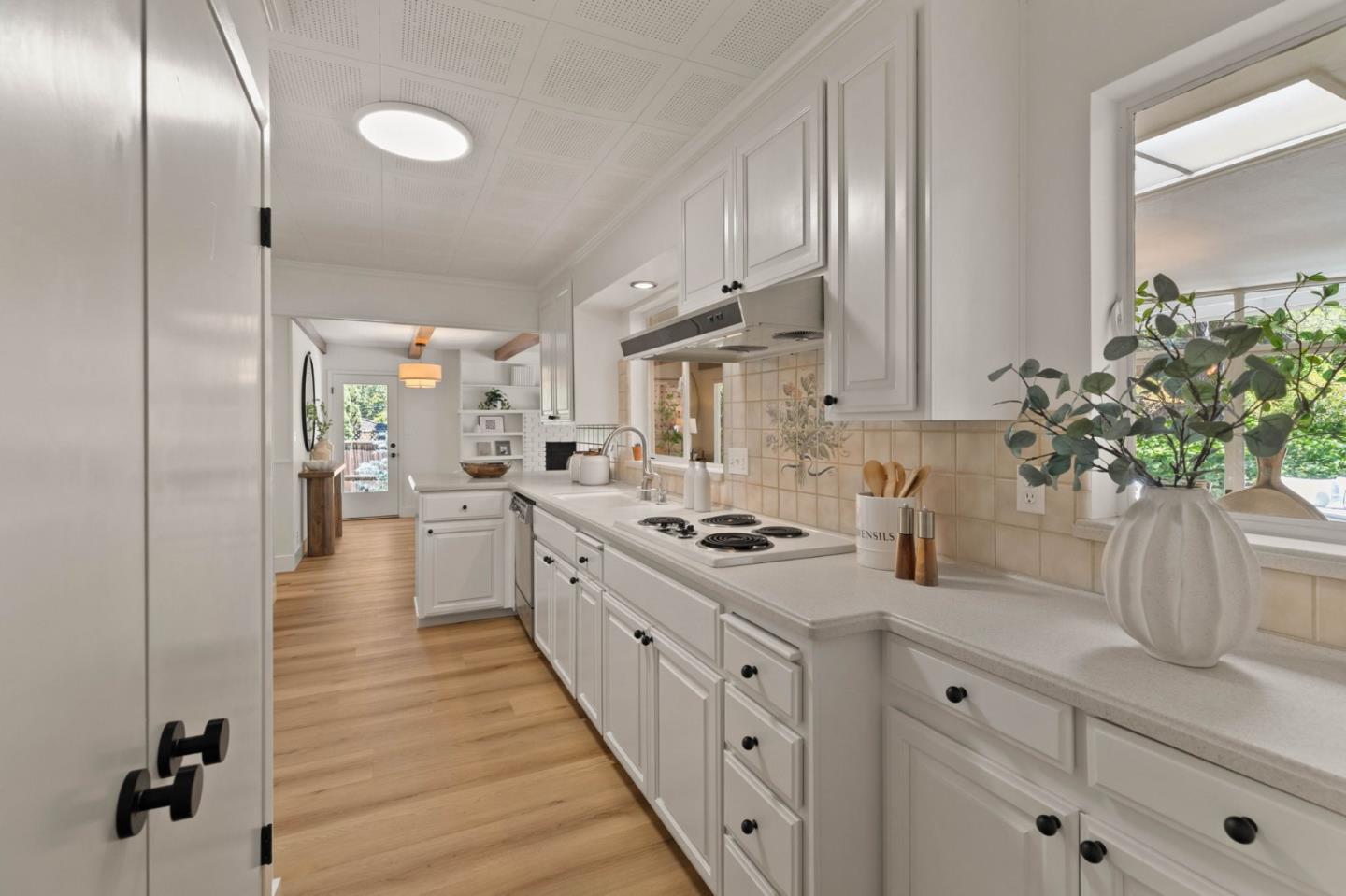 2605 Graceland Avenue