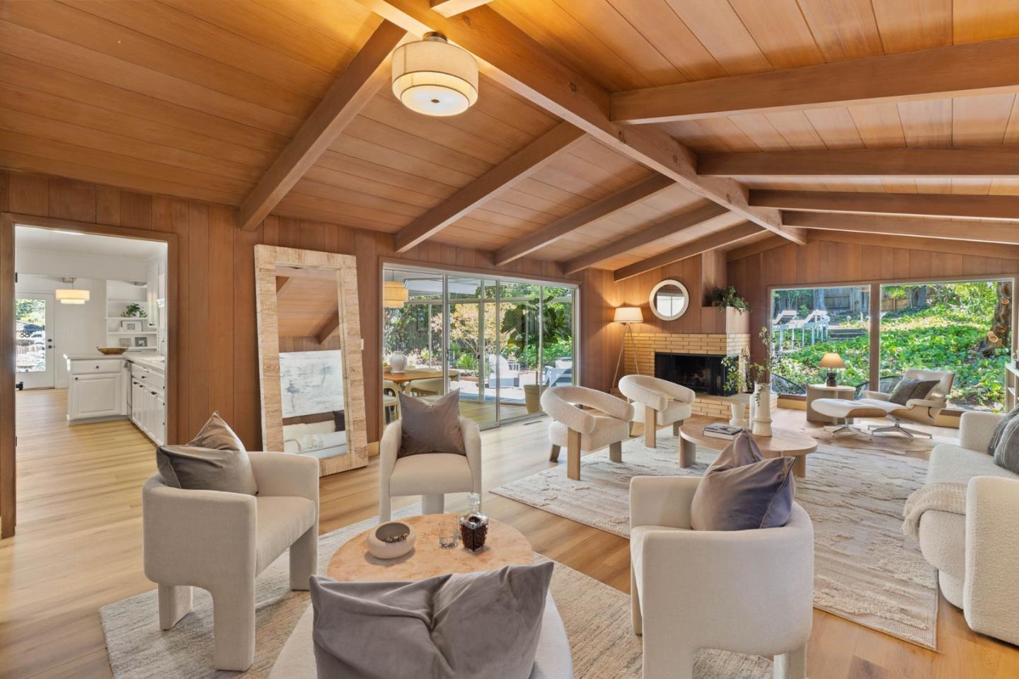 2605 Graceland Avenue