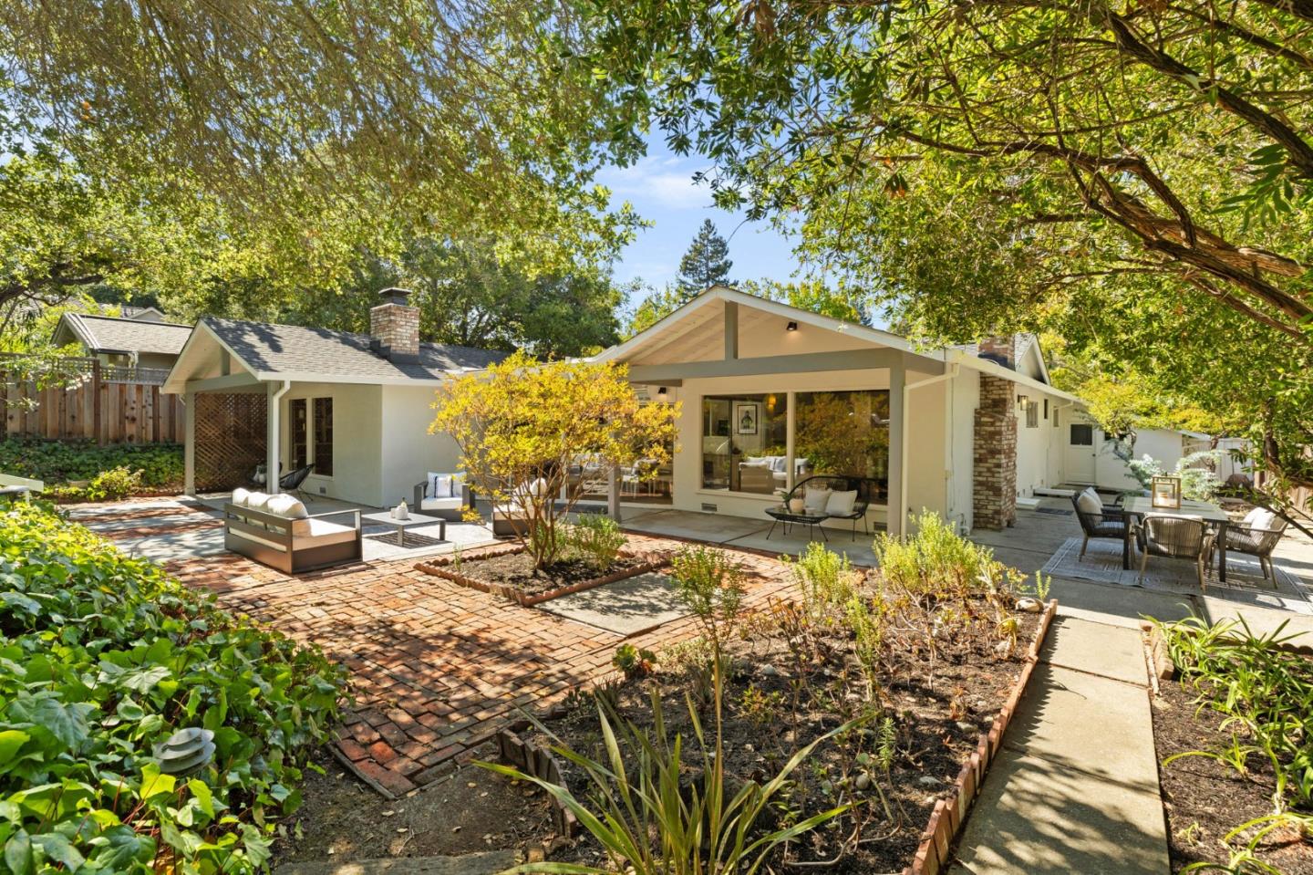 2605 Graceland Avenue