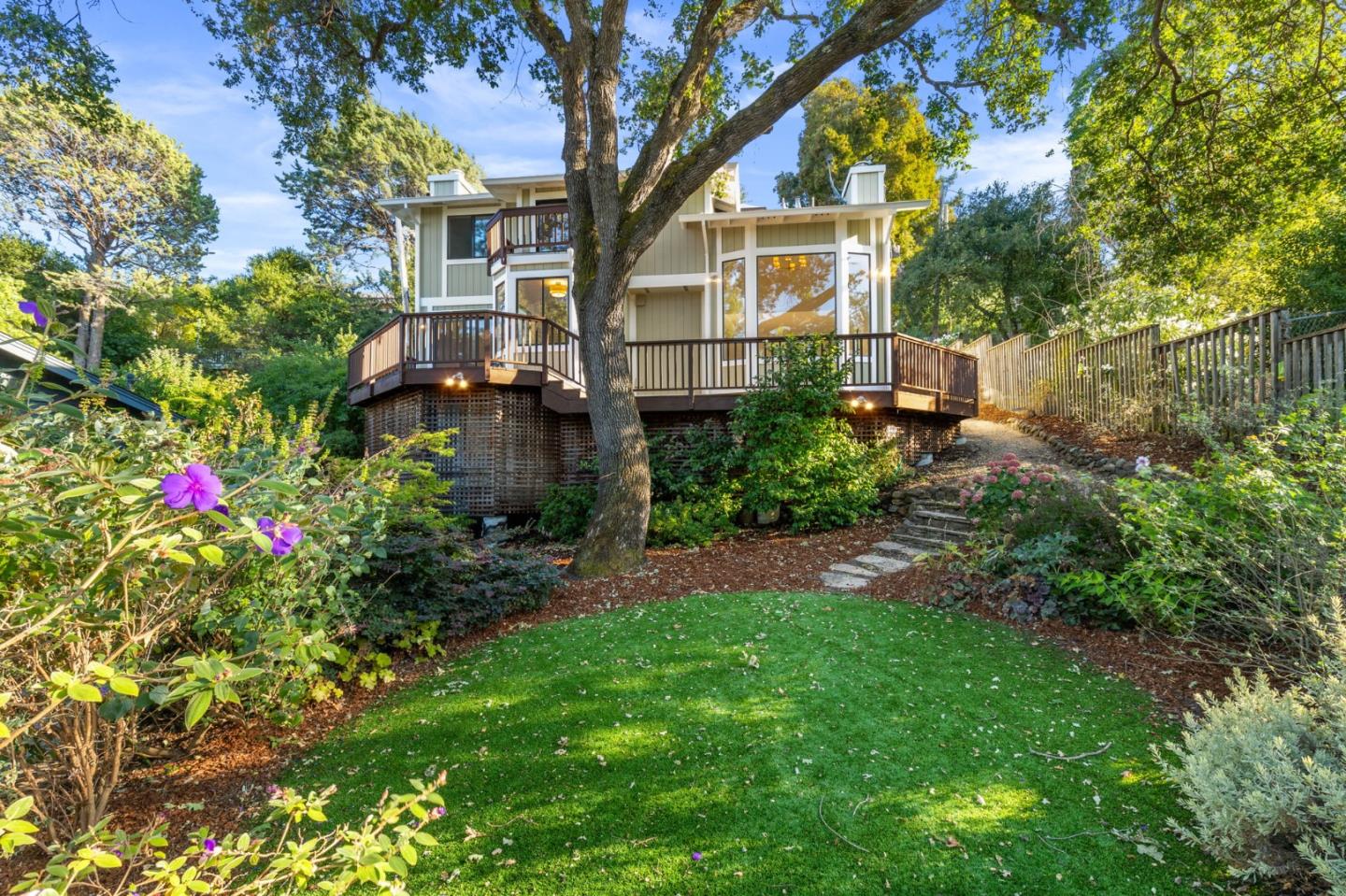 416 Crest Drive