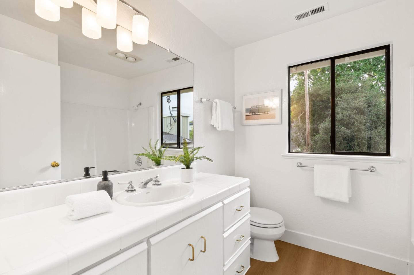 416 Crest Drive