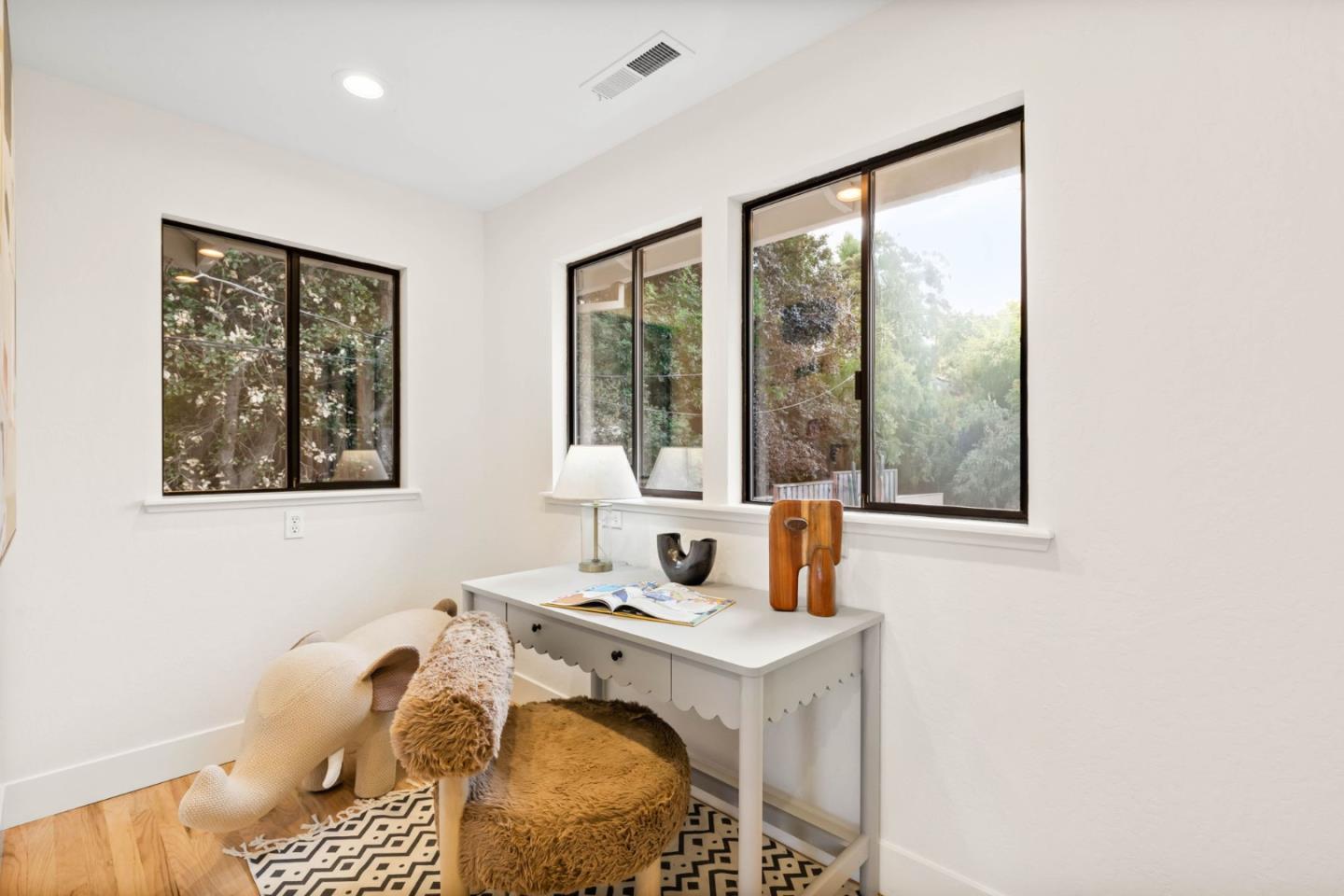 416 Crest Drive