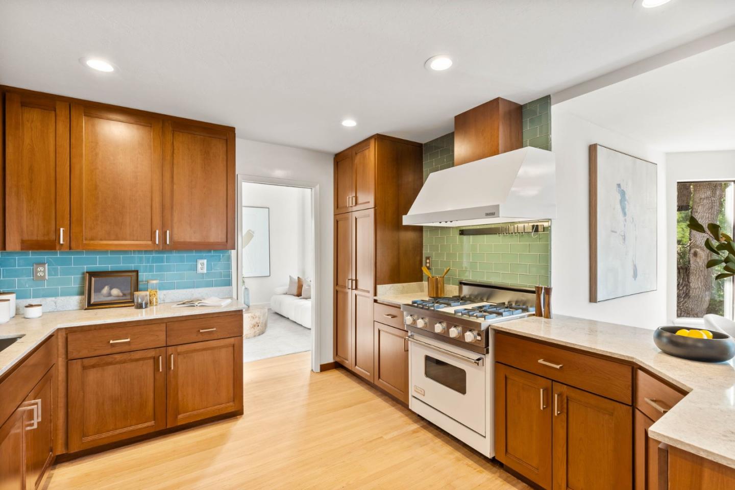 416 Crest Drive