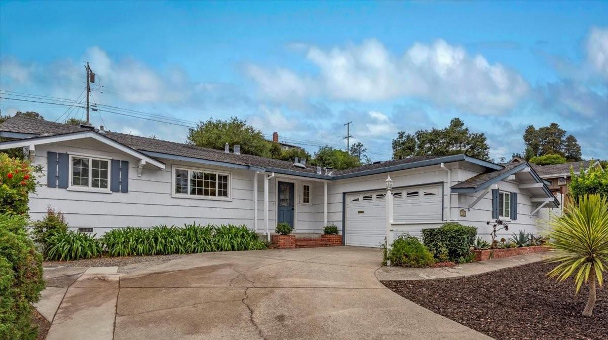 938 Round Hill Road