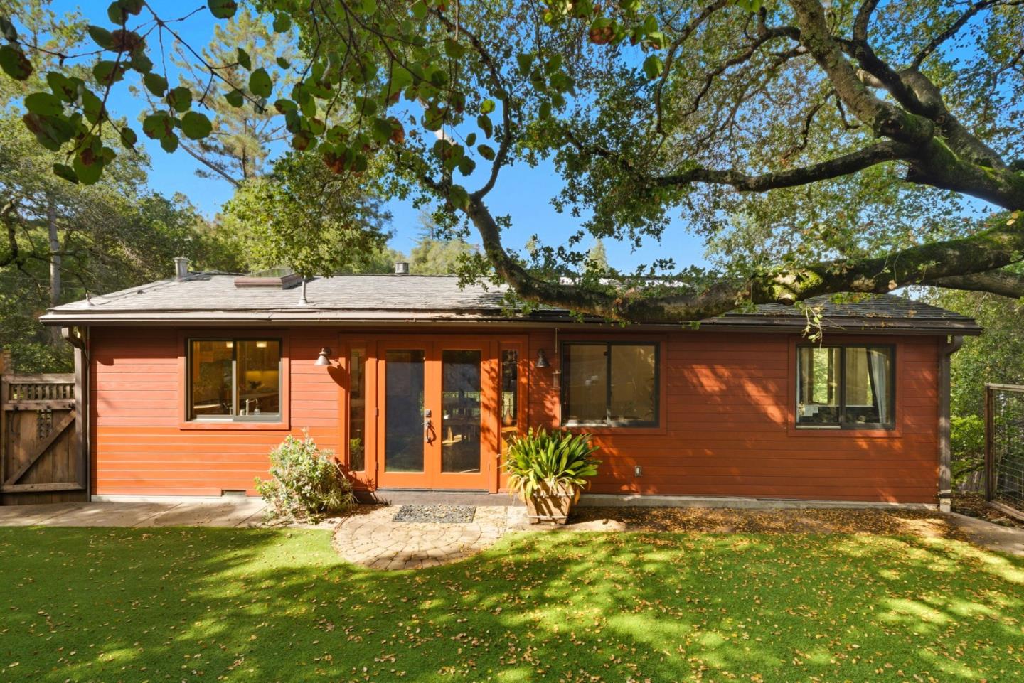 3451 Oak Knoll Drive