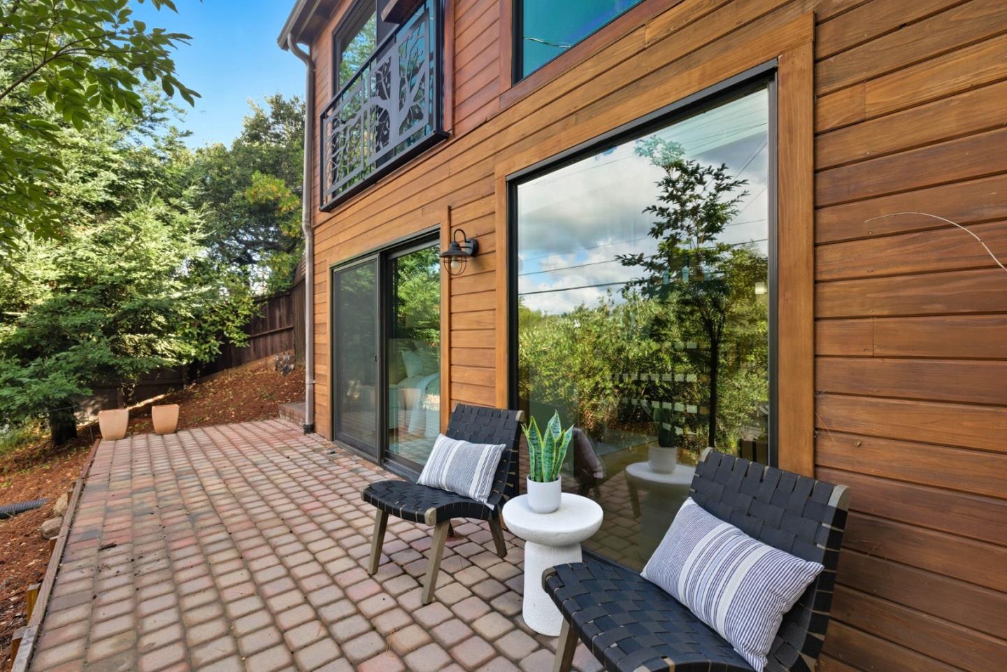 3451 Oak Knoll Drive