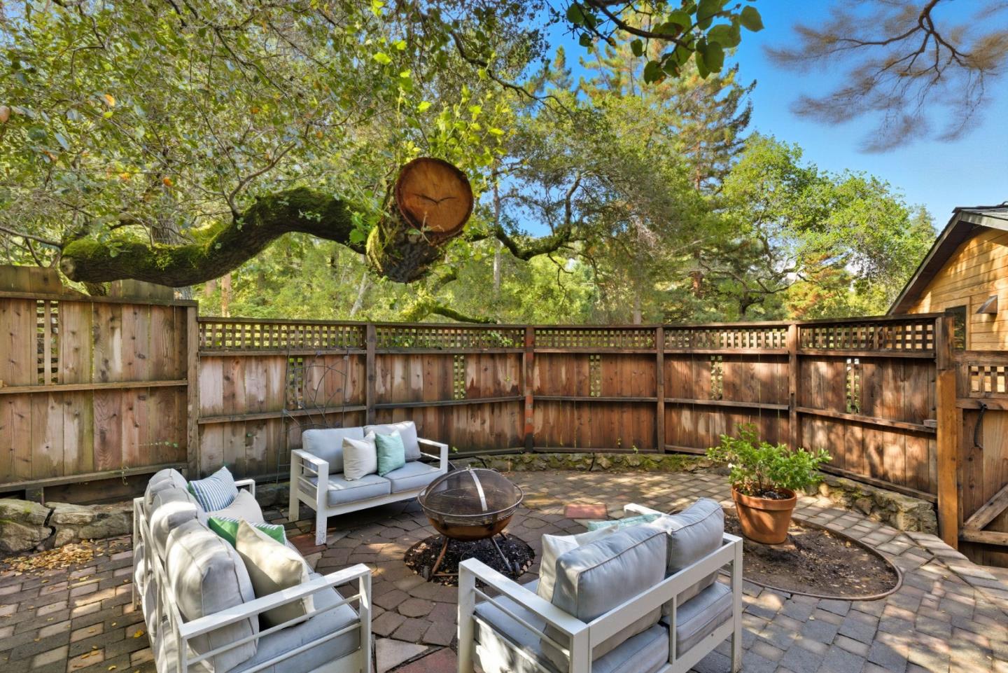 3451 Oak Knoll Drive