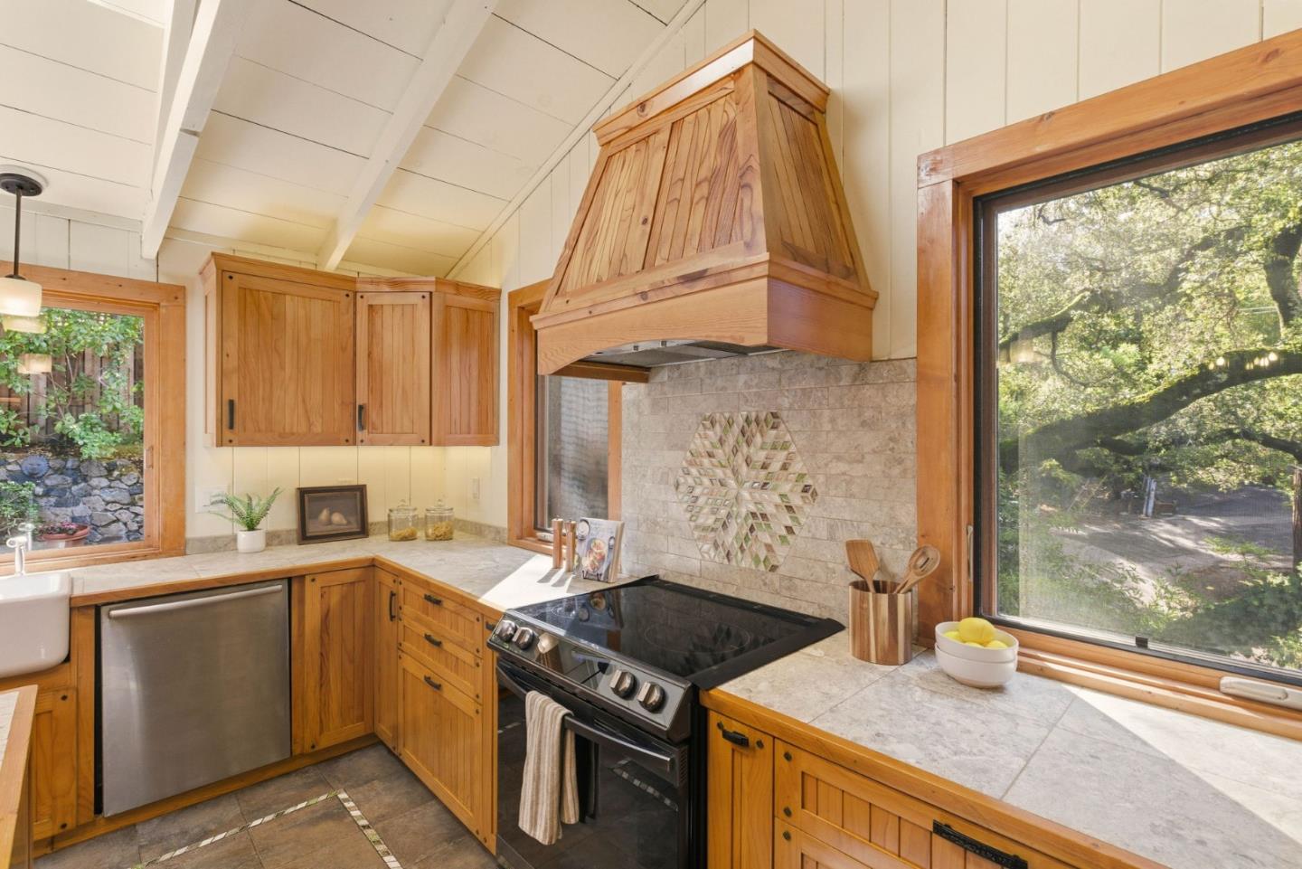 3451 Oak Knoll Drive